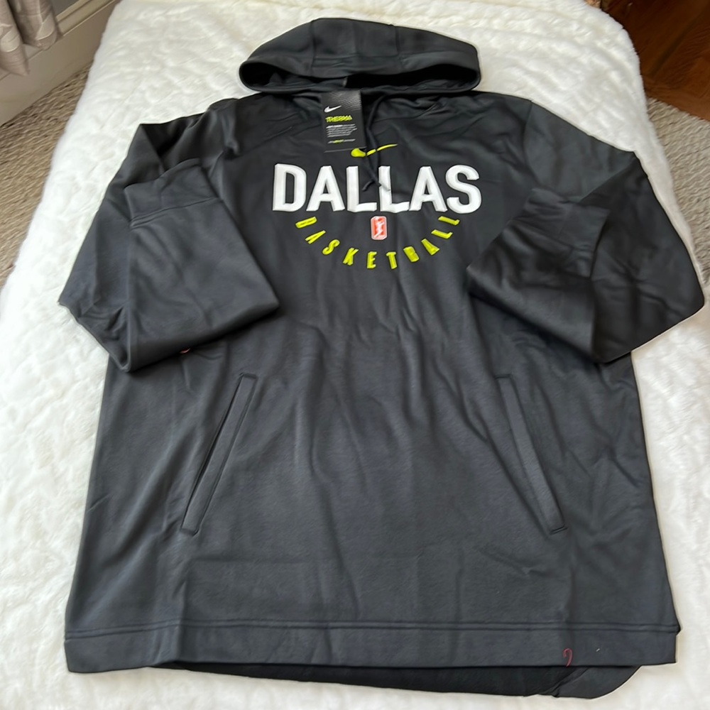 Nike basketball sweatshirt
